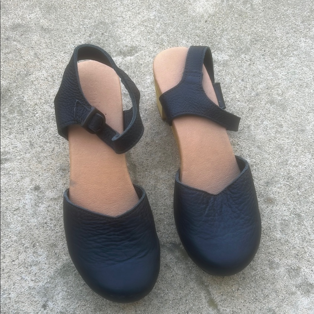 Sanita Black Leather Swedish Wooden Heel Sandal Size 39/ 8-8.5